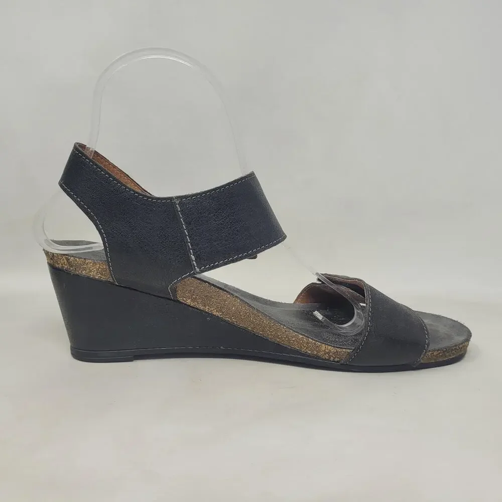 Taos‎ Sandals 10 EU41 Black Leather Wedge Carousel Slingback Medallion 3209
